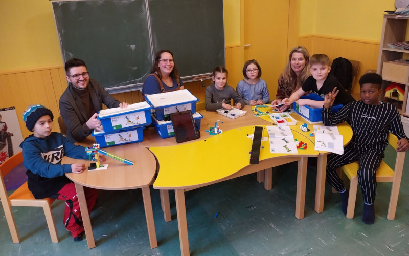 Lego-Spende für die Bismarckschule“